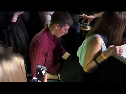 ❤️ סקס אמיתי במועדון לילה רוסי. ילדה רוסייה בת 18 בפי הטבעת והנרתיק דפוקה במועדון לילה סרטון סקס אצלנו ❤